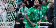 توني يضرب جوميز وينفرد بصدارة هدافي الدوري السعودي